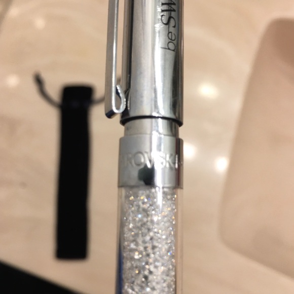 Authentic Swarovski pen signed in 2 places - Picture 4 of 4